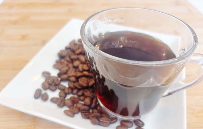 「フレンチプレス」風にコーヒーをいれた写真