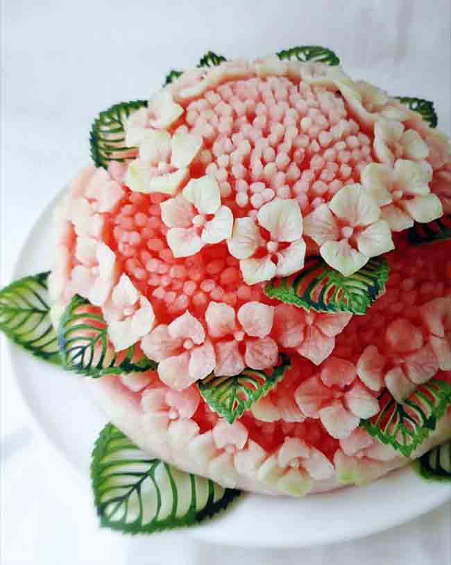 スイカで作った紫陽花ケーキ