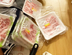 半額の豚肉の写真