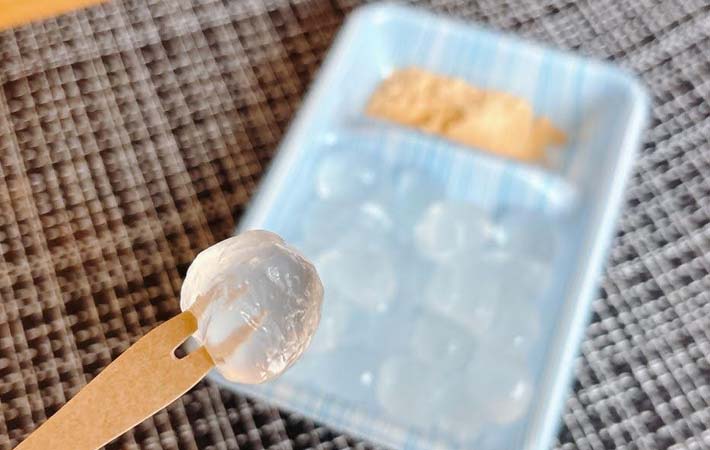 わらび餅をおいしく食べる方法の写真