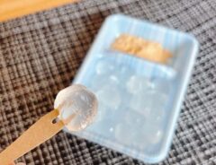 わらび餅をおいしく食べる方法の写真
