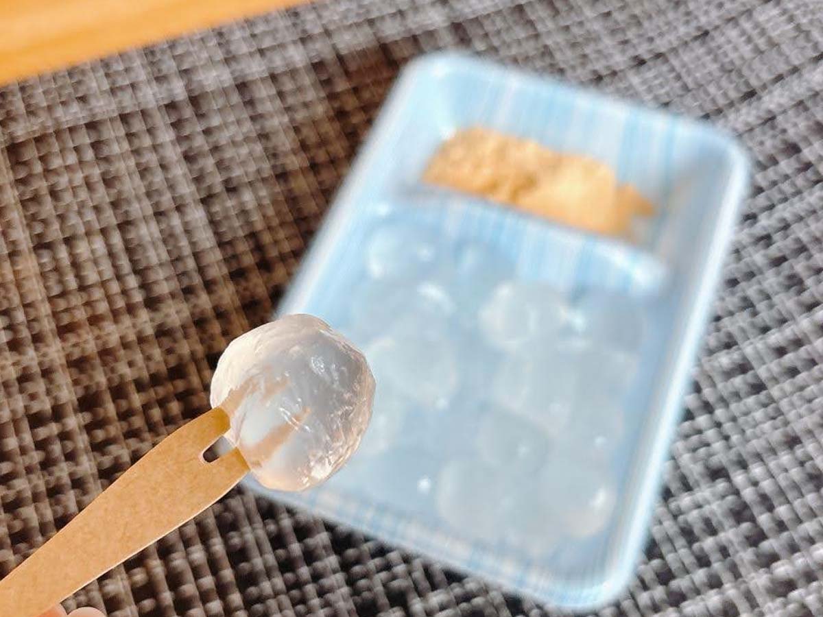 わらび餅をおいしく食べる方法の写真