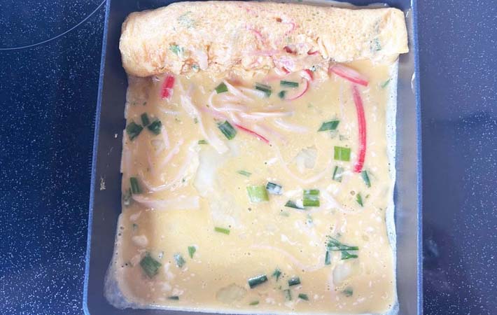 『マヨポン玉子焼き』を作る写真