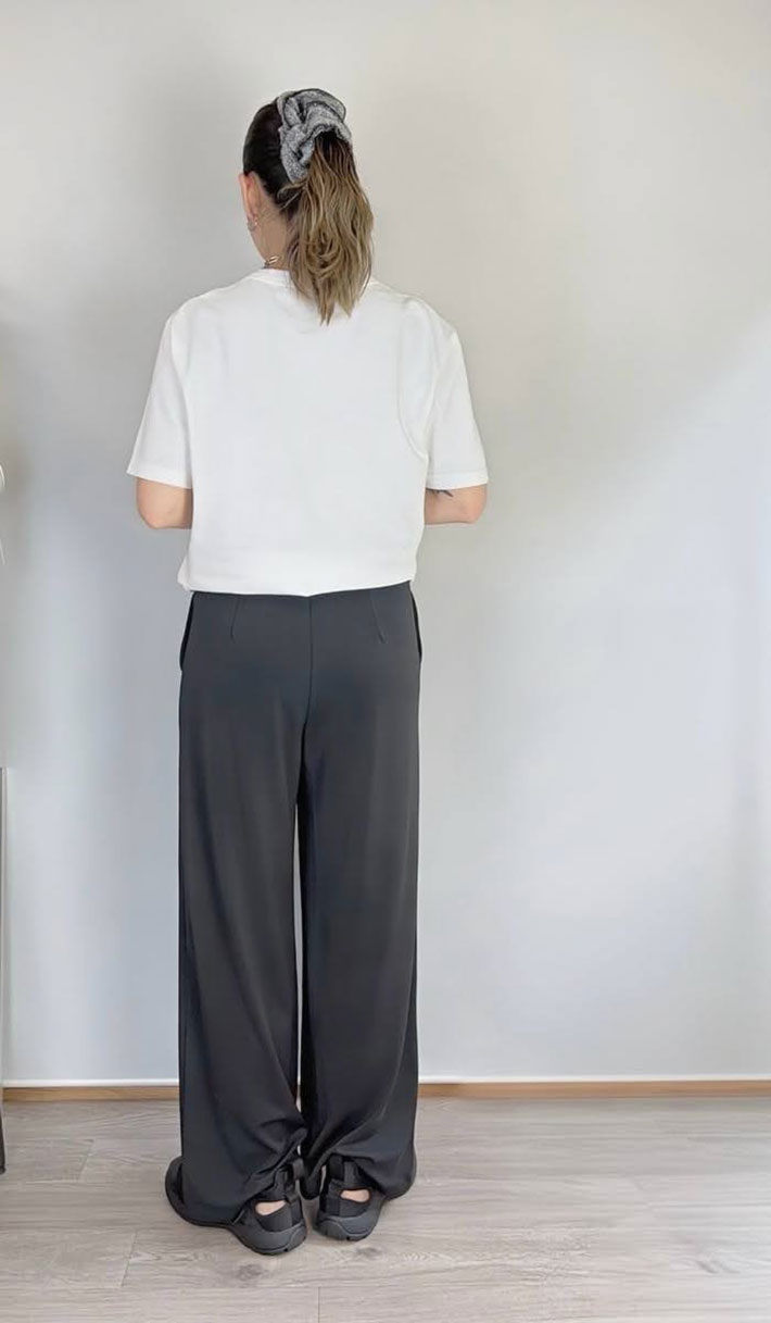ユニクロのパンツの写真