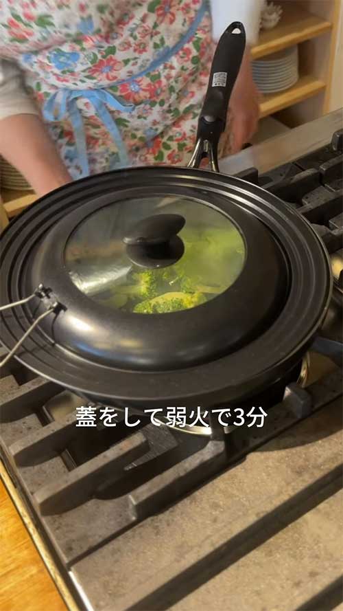 ブロッコリーとしらすのペペロン風