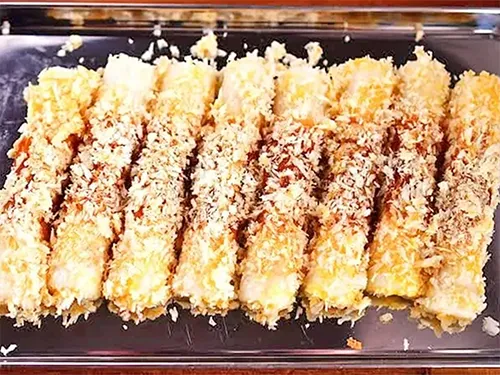 『ちくわカツ』を作る写真(撮影:小泉明代)