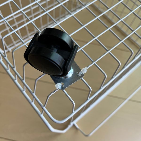 結束バンドの余った部分を切った様子