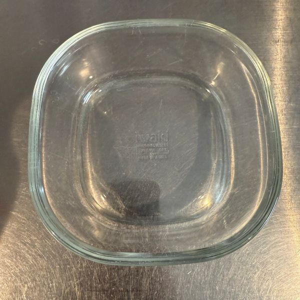 四角い耐熱容器の写真