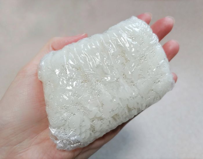 ラップで包んだご飯