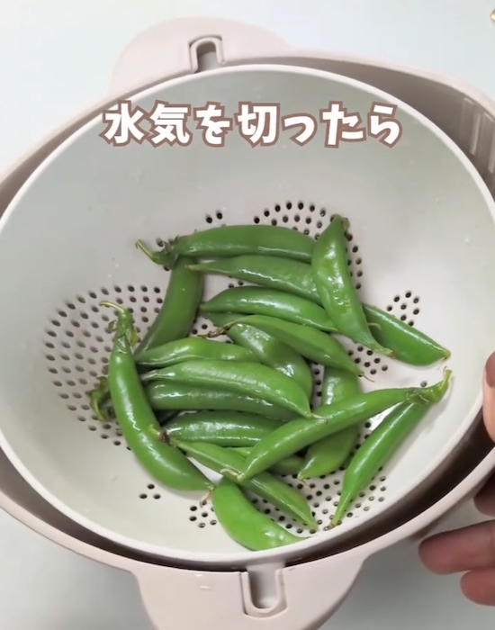 取り出して水気を切る