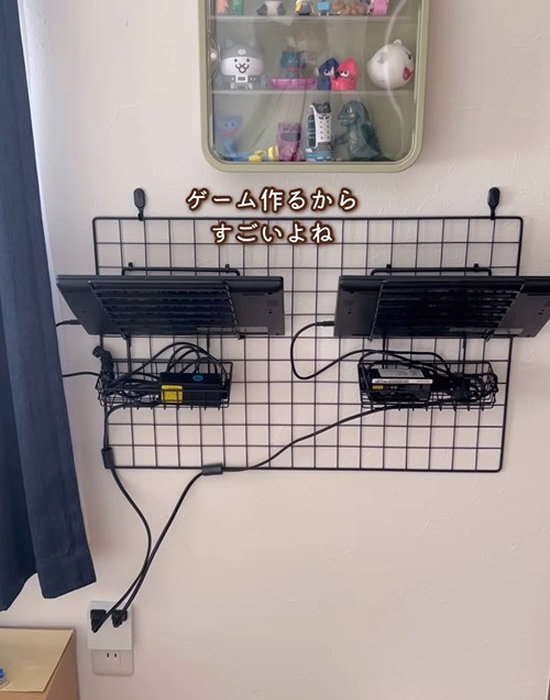 タブレットやコードをセットする