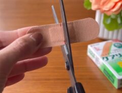 絆創膏