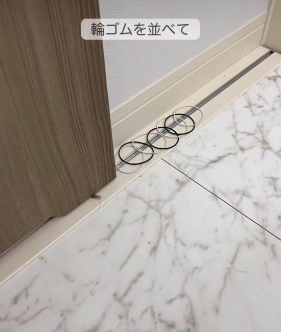 並べられた輪ゴム