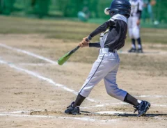 少年野球のバットの長さと重さの選び方！学年別の目安表で分かりやすく解説