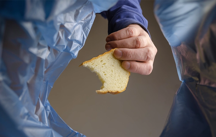 食パンにカビが生えたら捨てるしかない？
