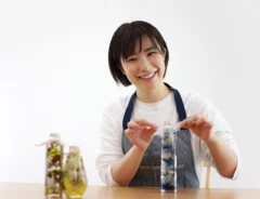 ハーバリウムの正しい捨て方！簡単な処分方法や瓶の洗い方を解説