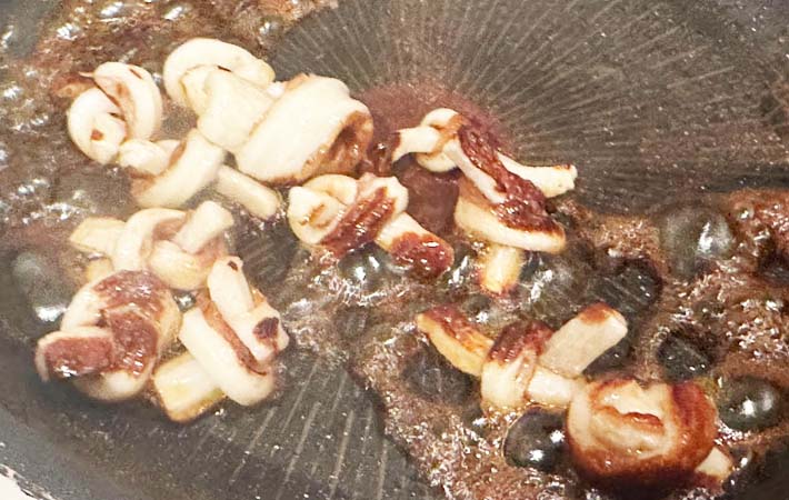 『ちくわ de なんちゃってタコ焼き』を作る写真