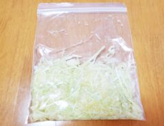 『せん切りキャベツのだし漬け』を作る写真