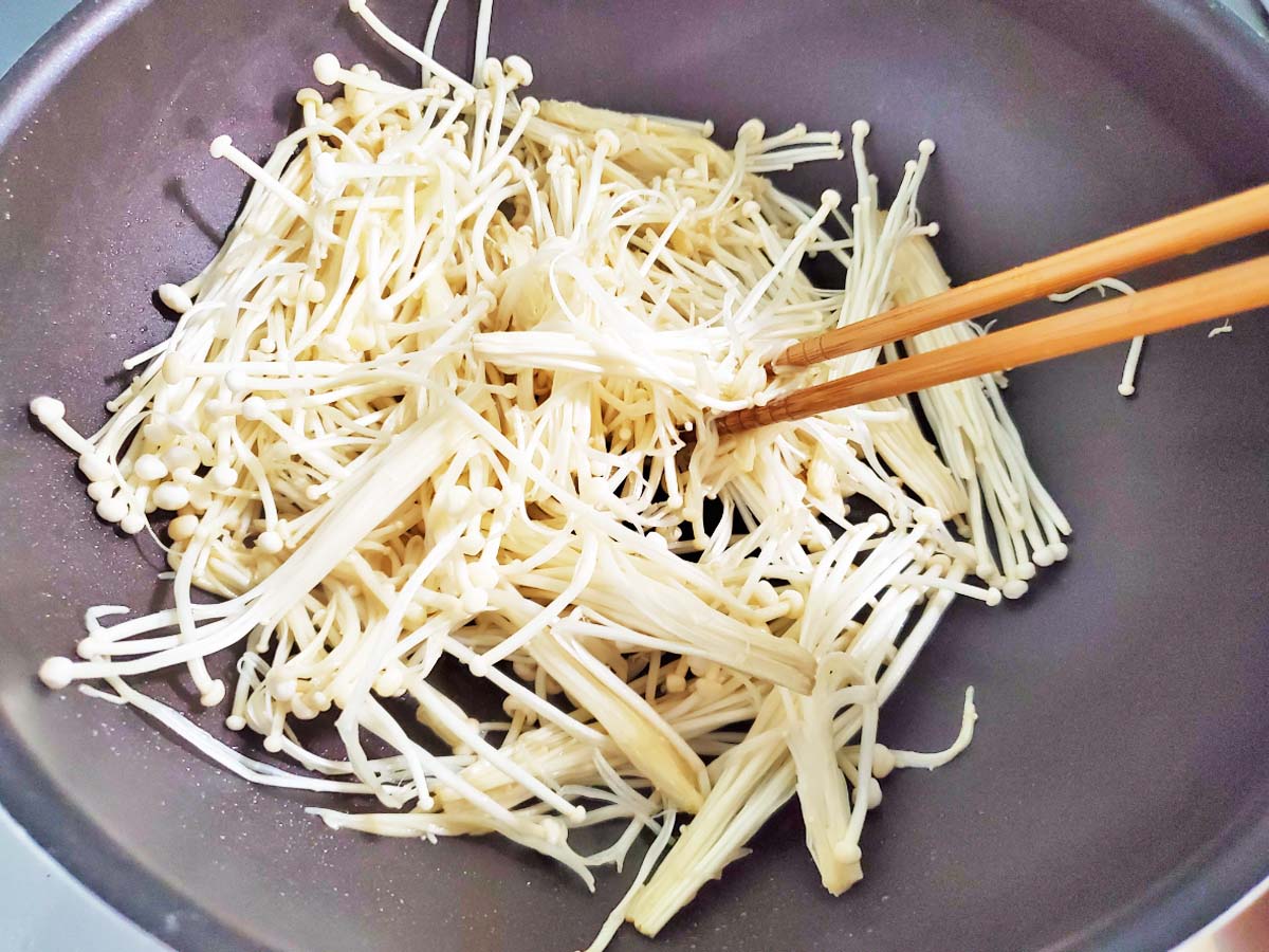 『偽善者のパスタ』を作る写真
