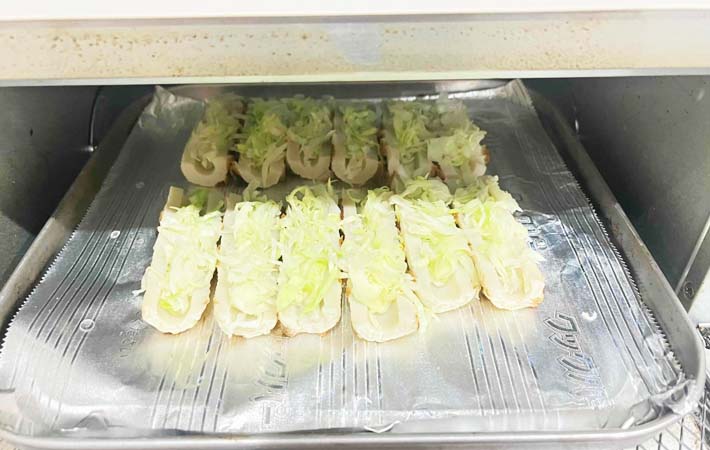 『お好み焼き風ちくわ』を作る写真