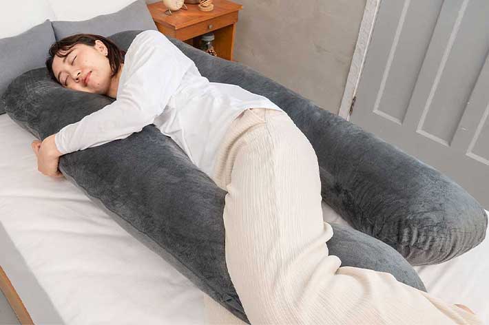 ハグモッチを使う女性