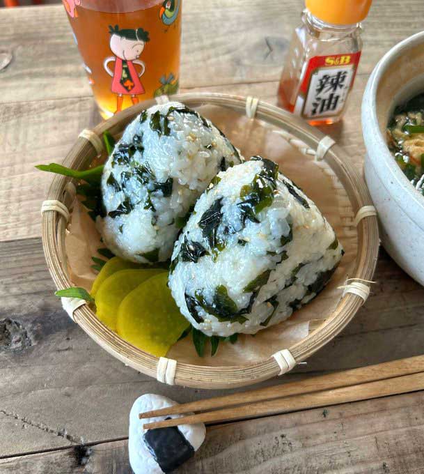 わかめご飯の写真