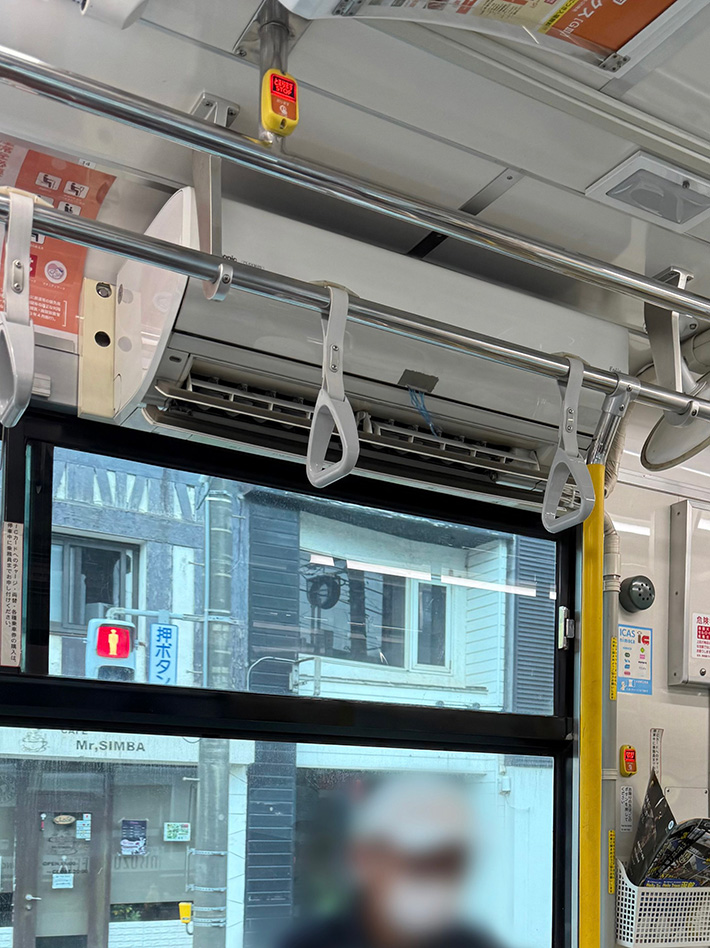 路面電車の車内の写真