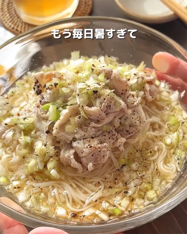 まいのごはん（maino_gohan24）さんが投稿した、『ごま油香る、ネギ豚塩しゃぶそうめん』
