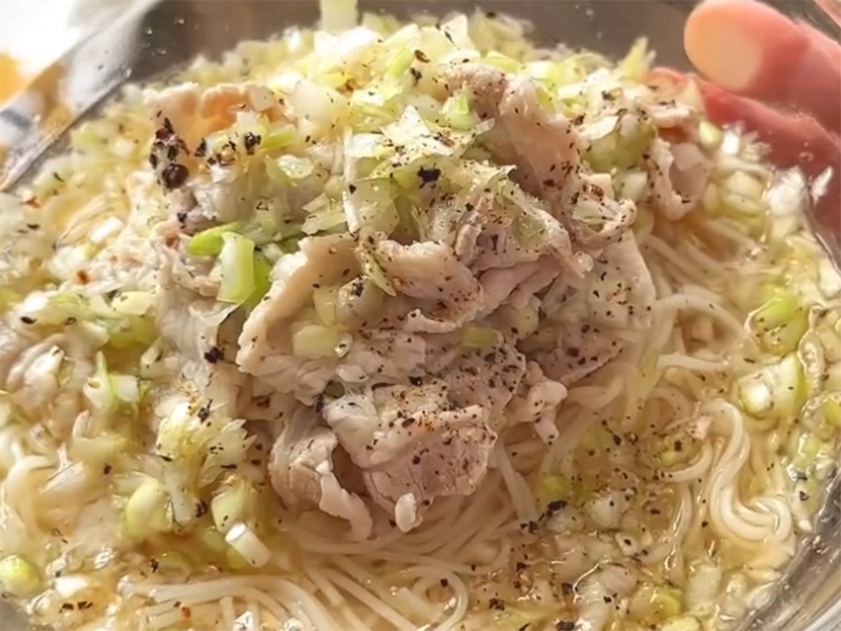 まいのごはん（maino_gohan24）さんが投稿した、『ごま油香る、ネギ豚塩しゃぶそうめん』