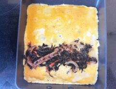 『ひじき煮入り厚焼き卵』を作る写真