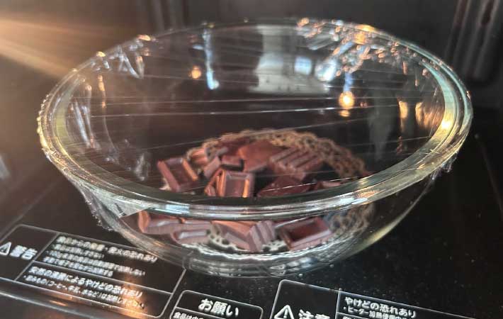レンジで加熱する画像