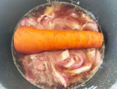 『まるごとにんじんのオイスター炊き込みご飯』を作る写真