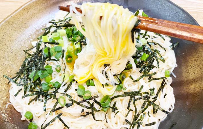 『鶏だし香る！かま玉そうめん』の完成写真