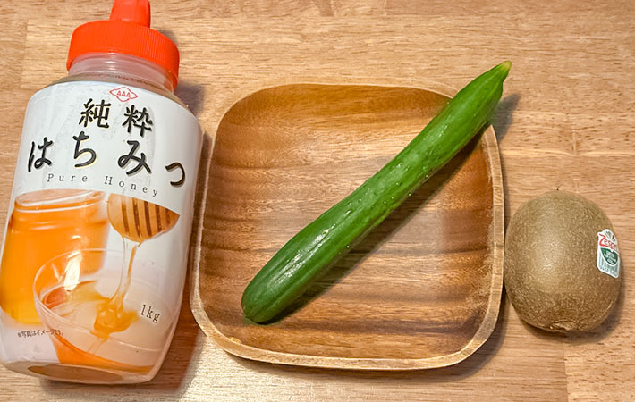 キュウリスムージーの材料の写真