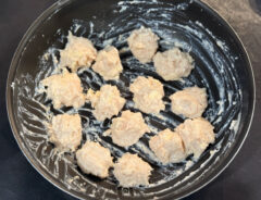 豆腐入りチキンナゲットを作る写真