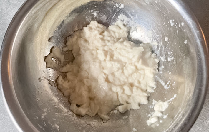 豆腐ドーナツを作る写真