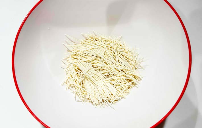 『そうめんせんべい』を作る写真