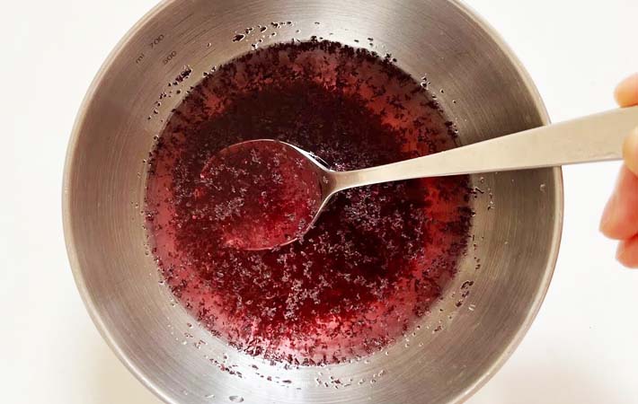 『ゆかり味玉』を作る写真