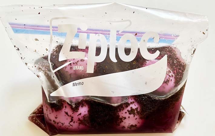 『ゆかり味玉』を作る写真