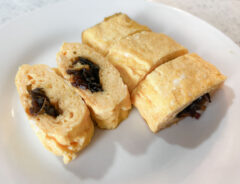 昆布の佃煮の佃煮入り玉子焼きの写真