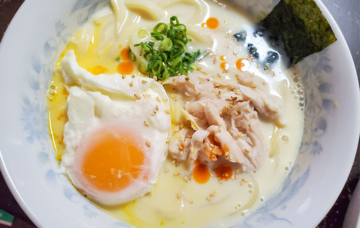 『レンチンで！とんこつラーメン風うどん』の写真