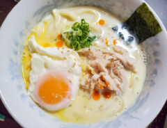 『レンチンで！とんこつラーメン風うどん』の写真