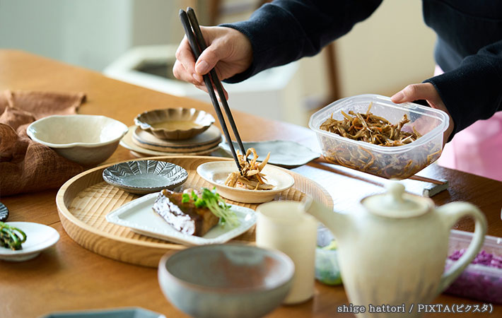 料理をする写真