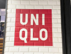 ユニクロの看板写真
