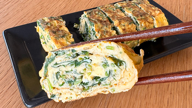 三つ葉を入れた玉子焼き