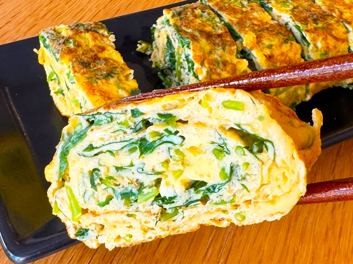 三つ葉を入れた玉子焼き