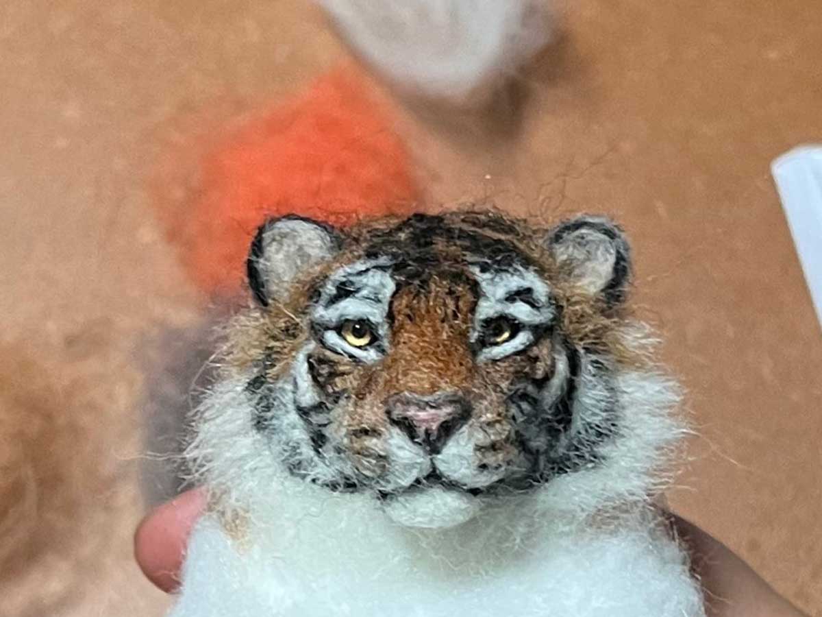 羊毛フェルトの虎