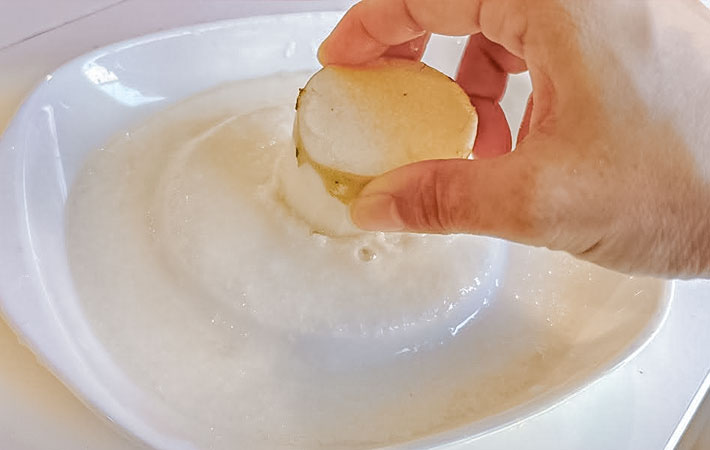 長芋の玉子焼きを作る写真