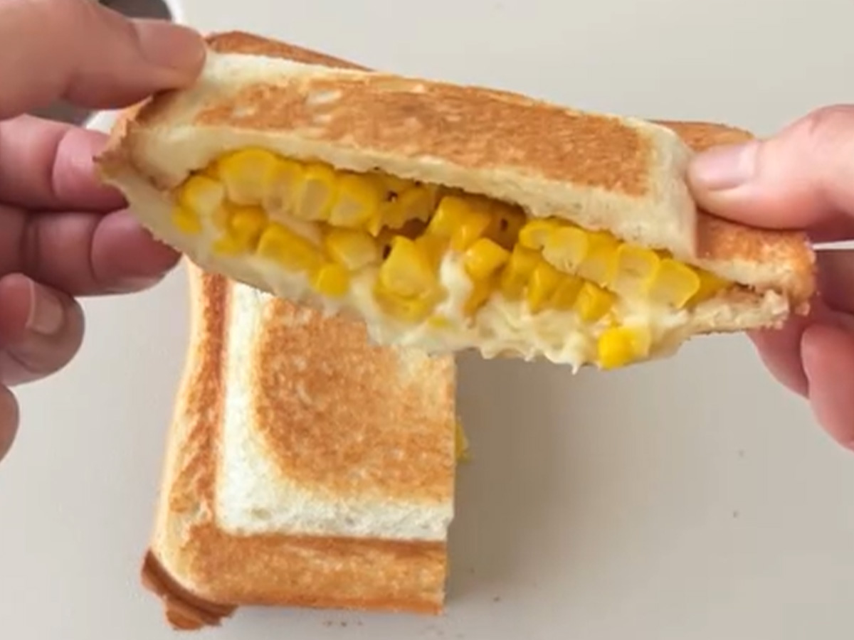 トウモロコシのバター醤油サンド