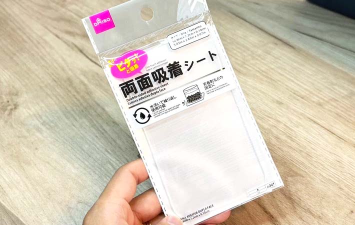 ダイソー『両面吸着シート』の写真